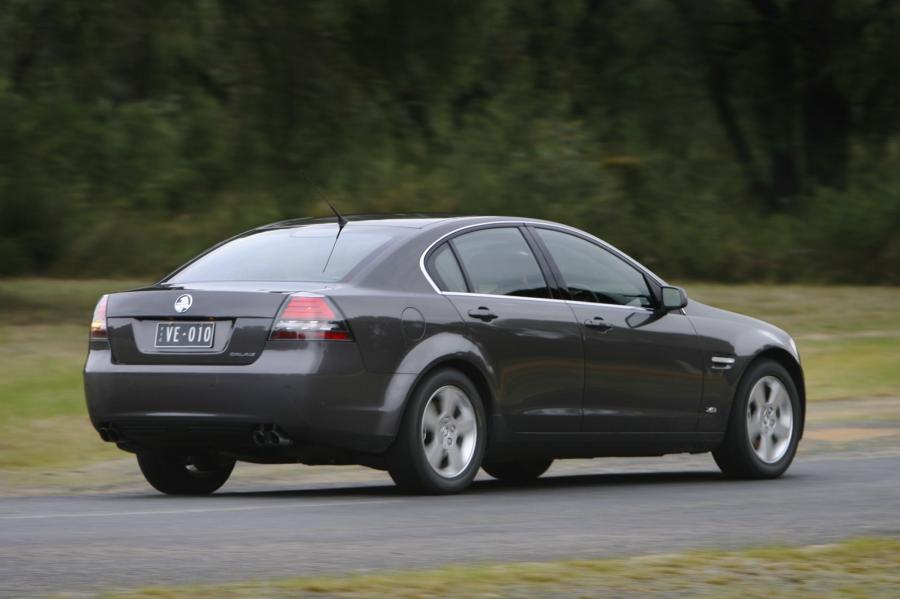 Holden Calais 2006 года  (фото 14 из 29)